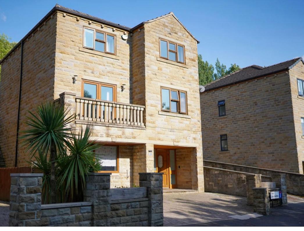 House Of Kaima - 6 Bed Detached Villa Dewsbury Exterior photo